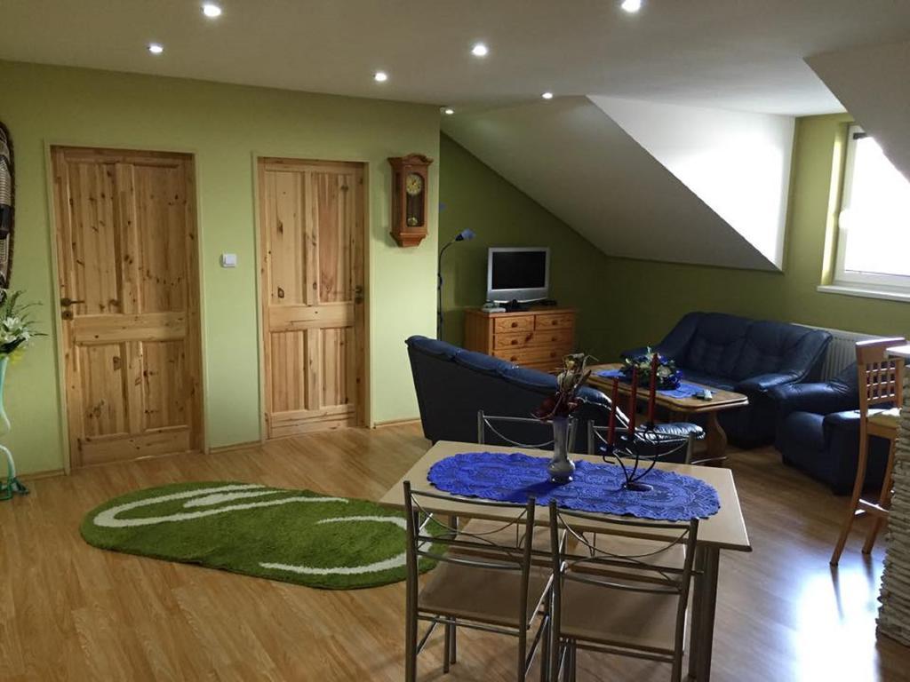 Apartman U Puskina Strba Luaran gambar