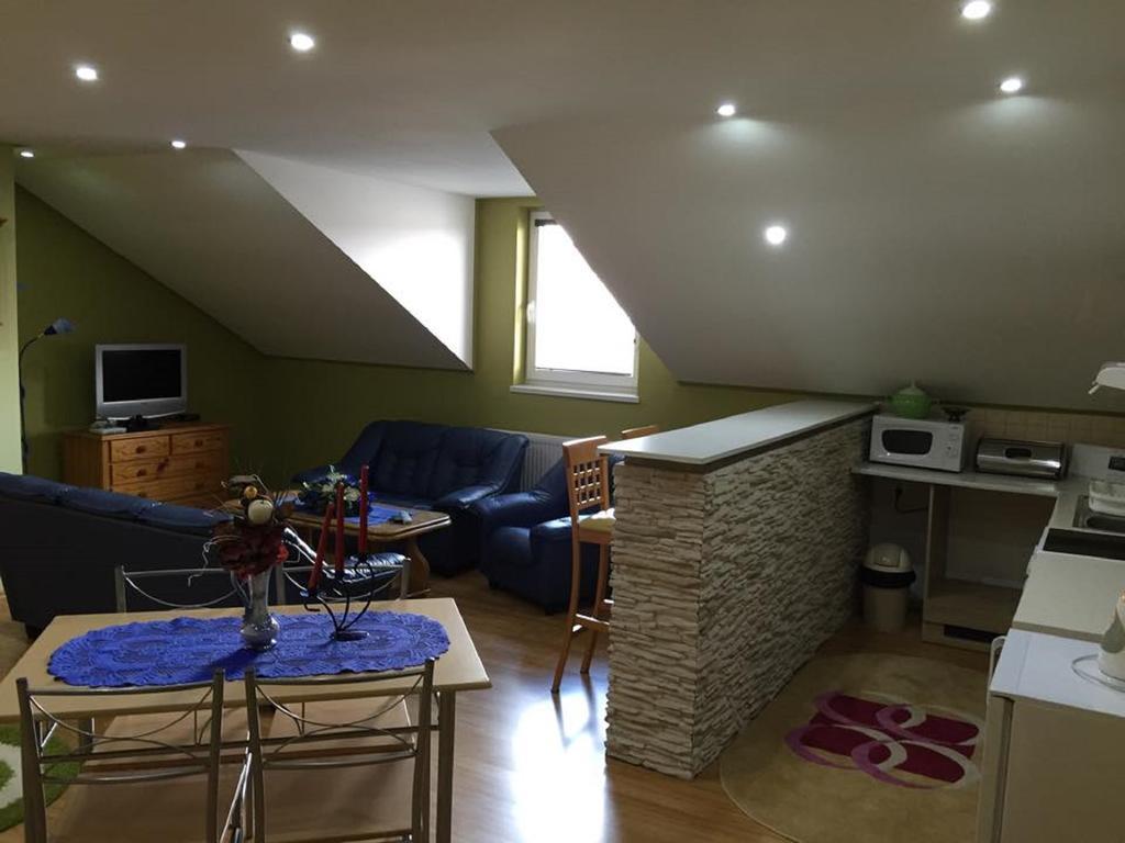 Apartman U Puskina Strba Luaran gambar